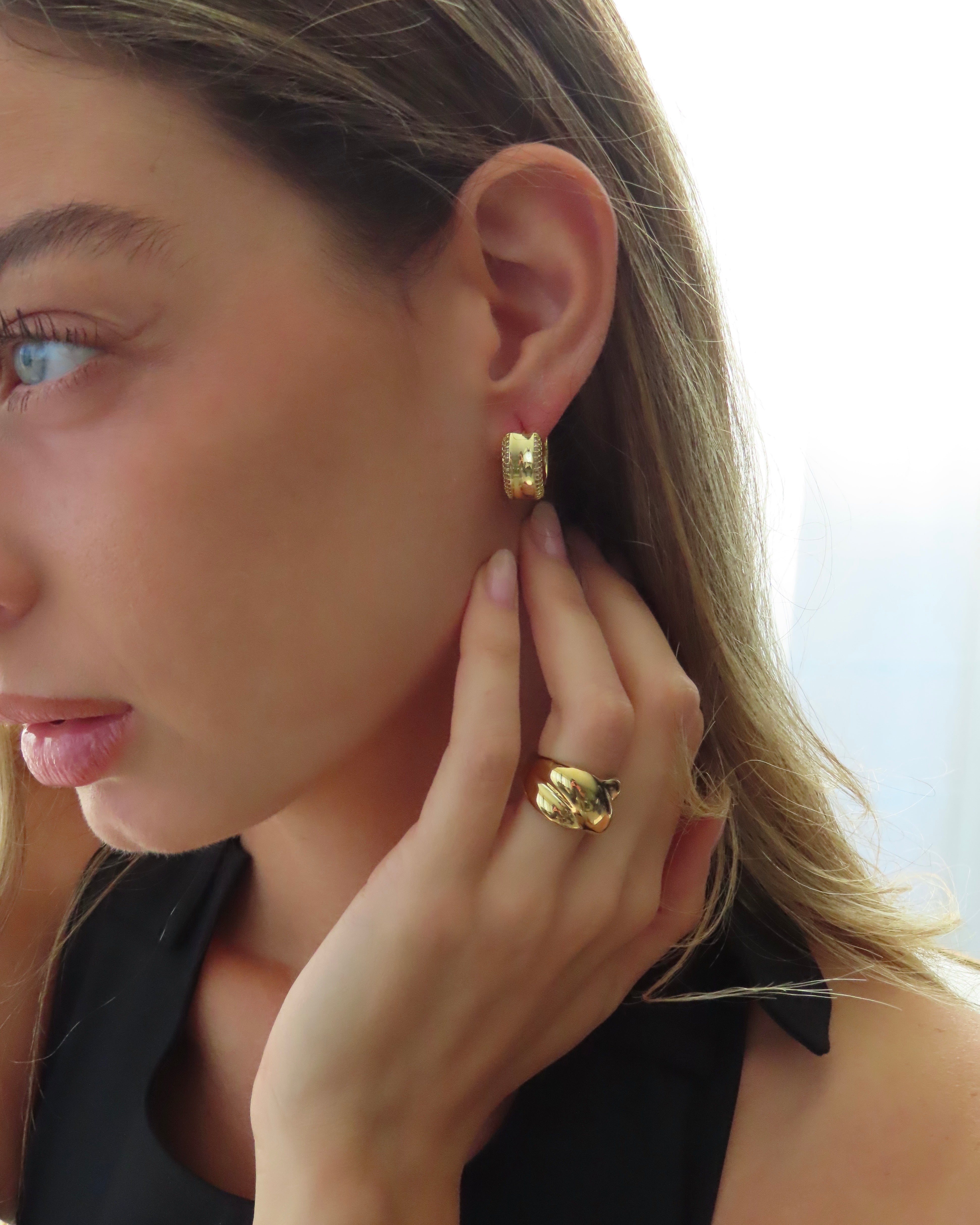 Pia Pavé Hoops