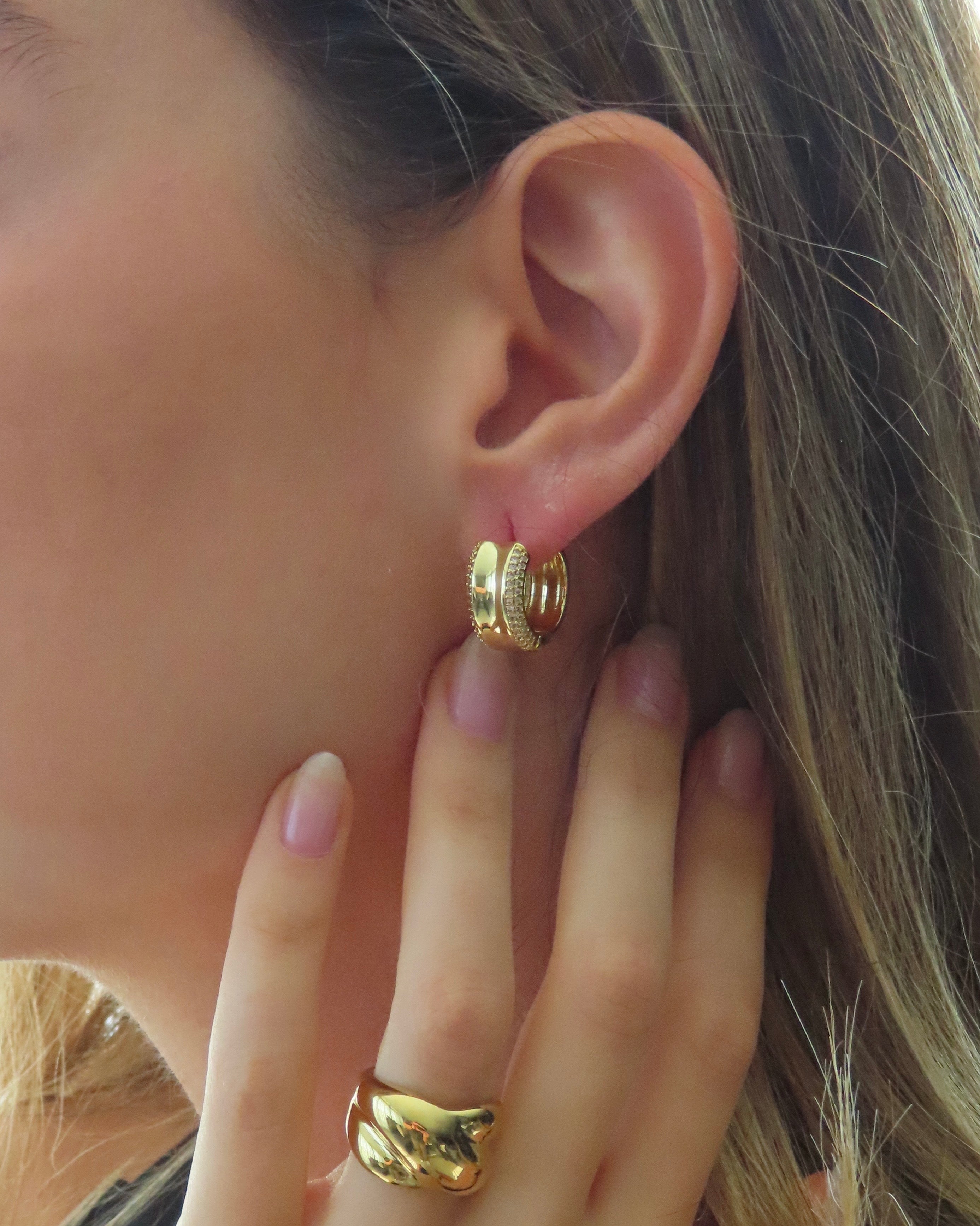 Pia Pavé Hoops