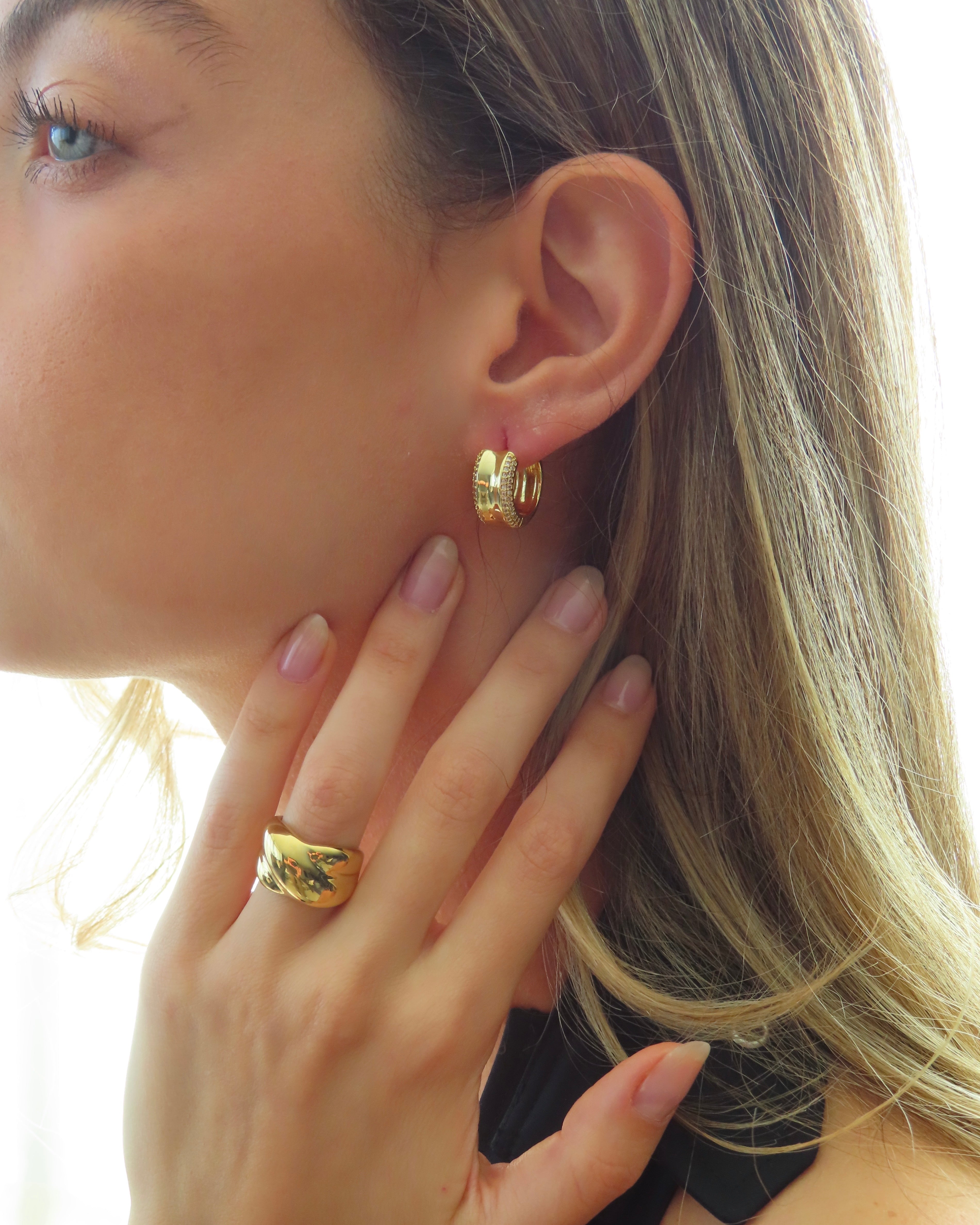 Pia Pavé Hoops