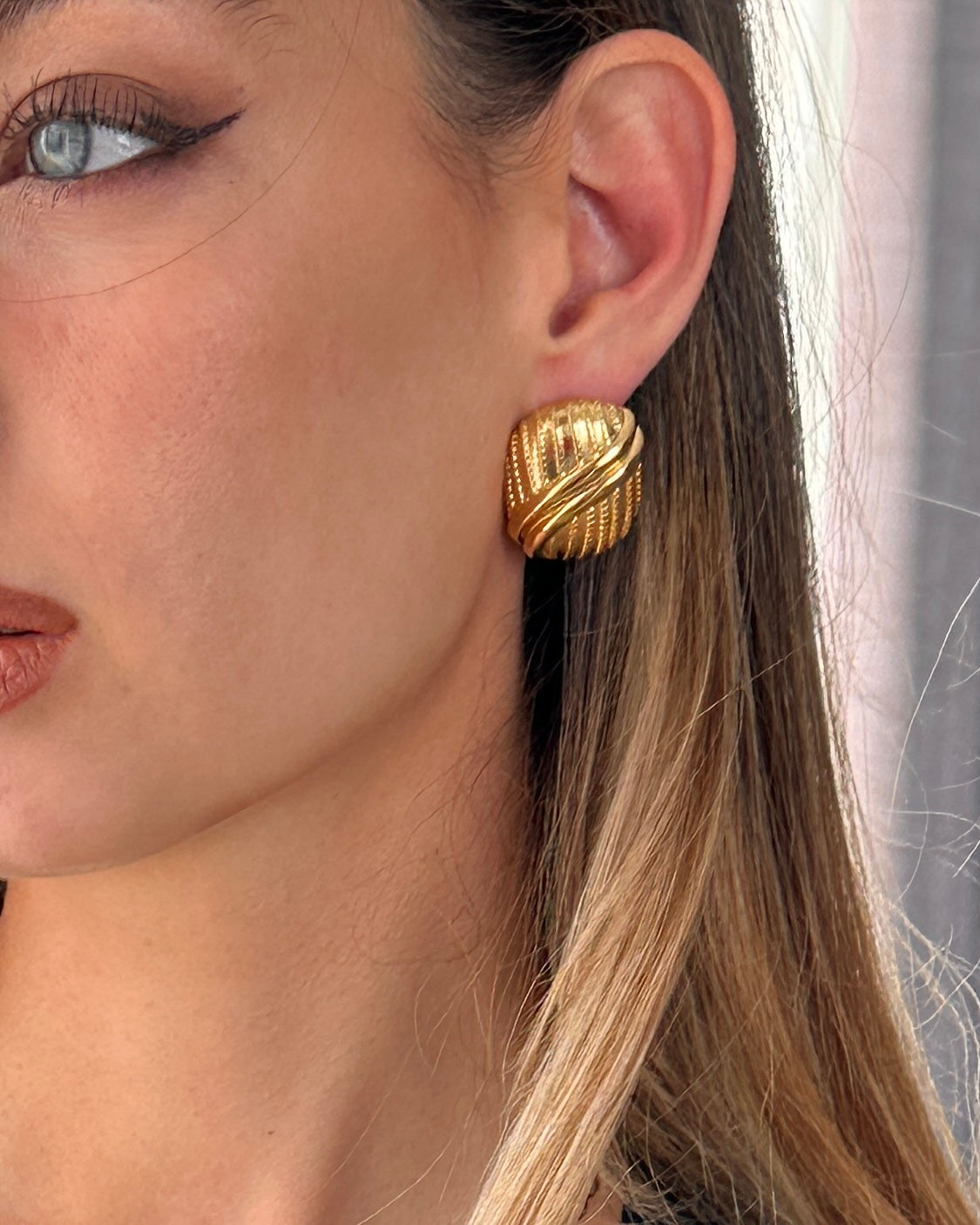 Ovo Earrings