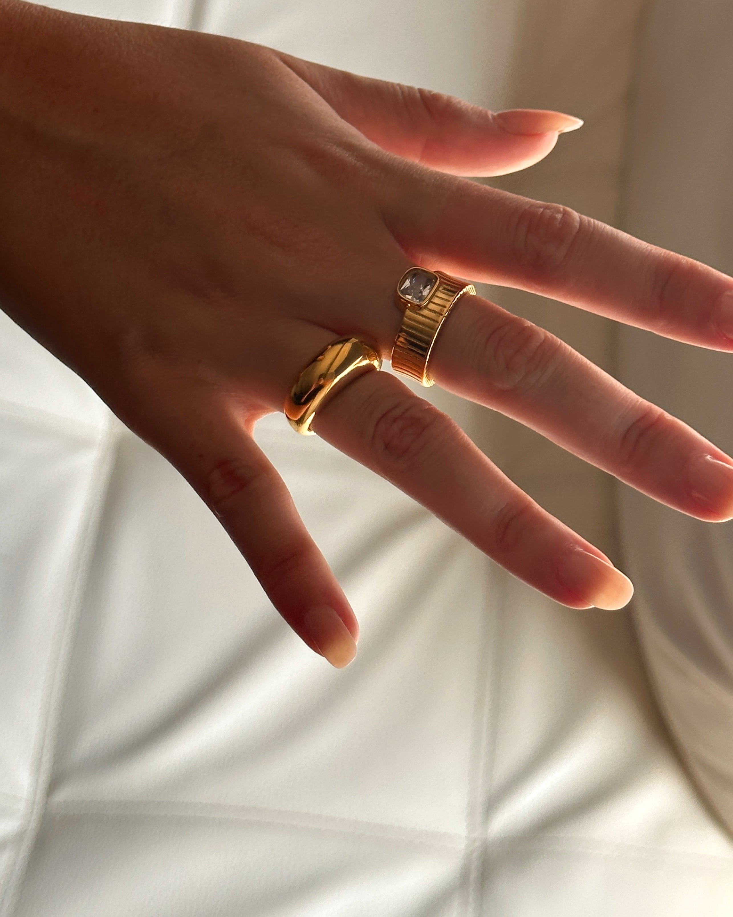 Besette CZ Ring