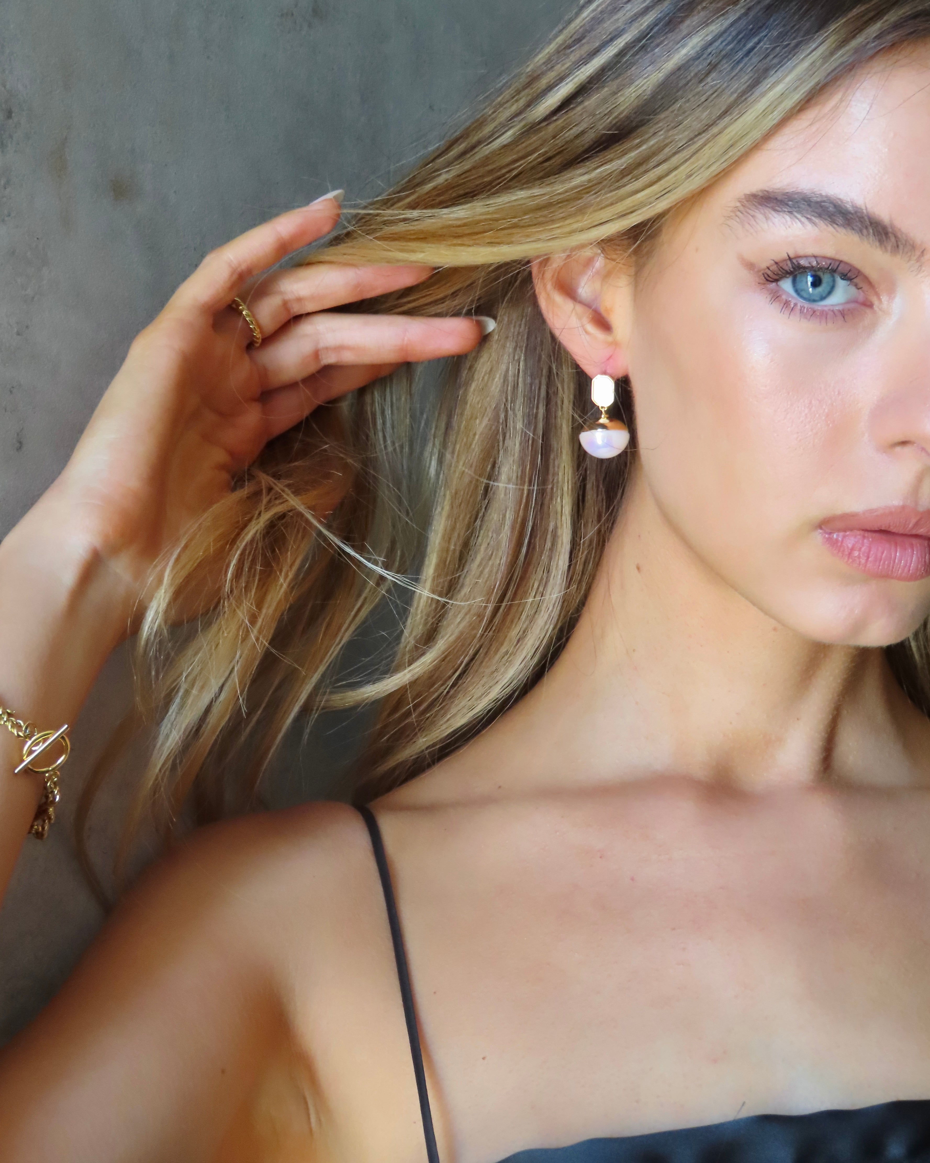 Ophel Pearl Earrings