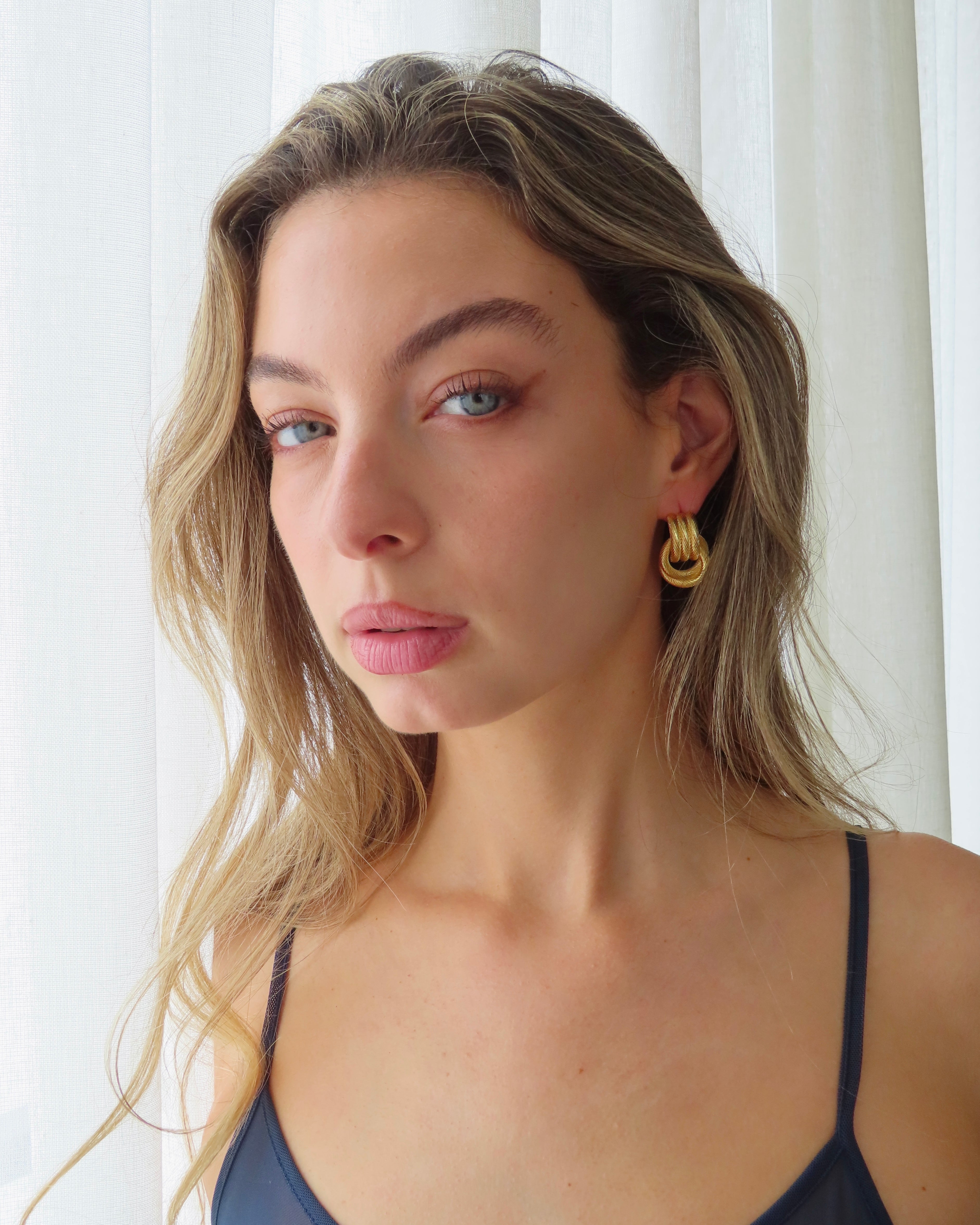 Knot Earrings - Gold