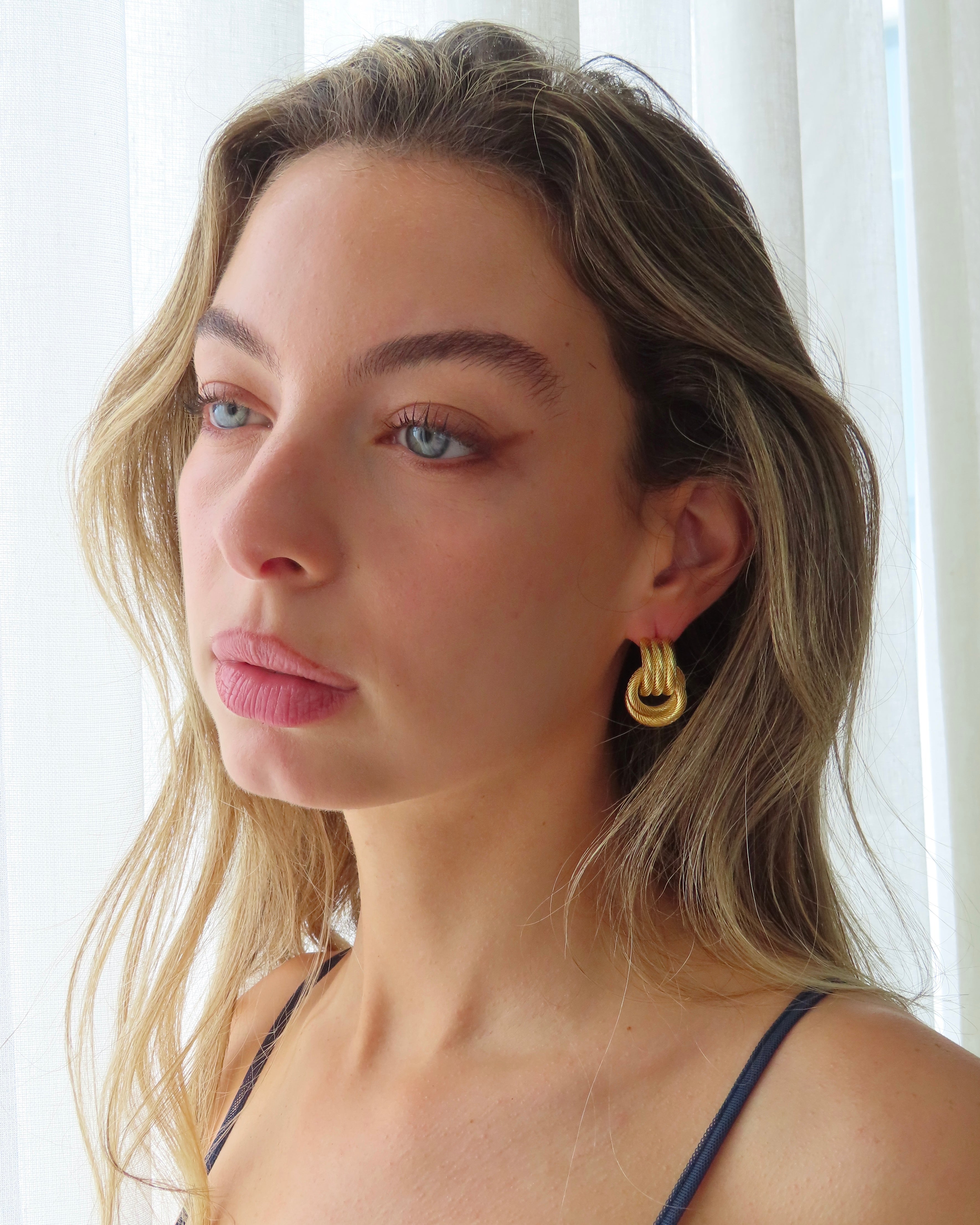 Knot Earrings - Gold