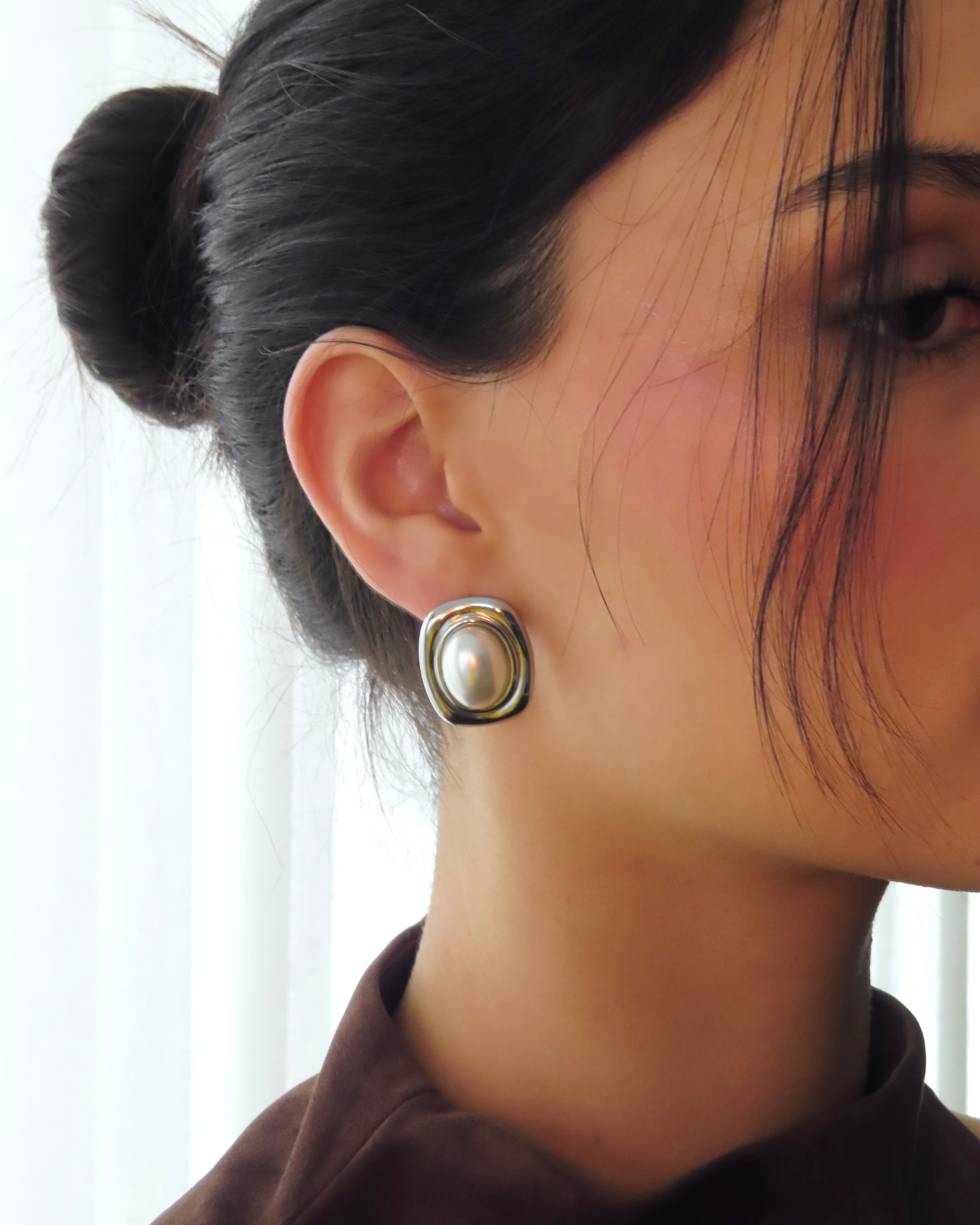 Noor Pearl Earrings - Silver