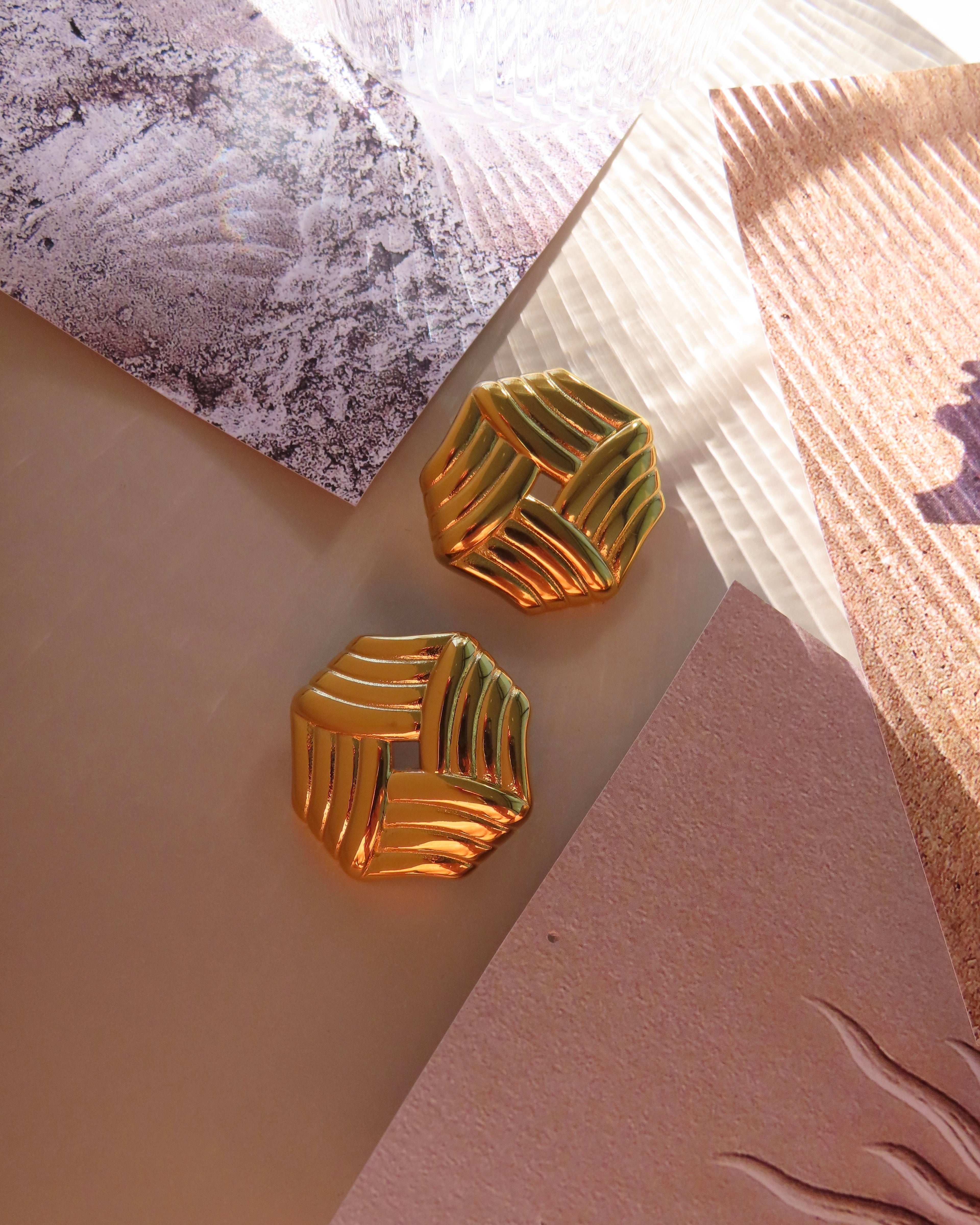 Hosk Earrings - Gold