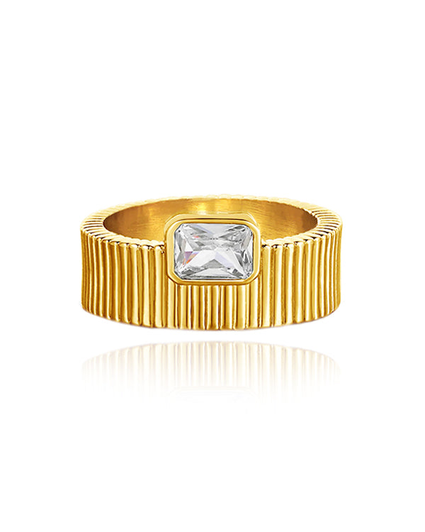Besette CZ Ring