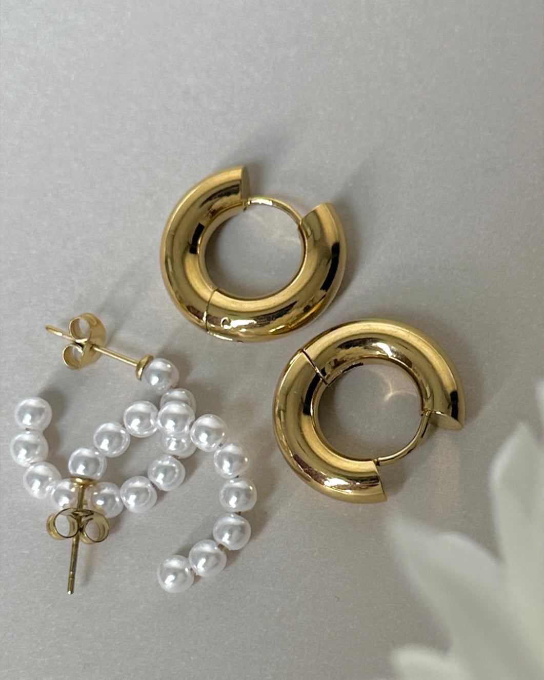 Florence Pearl Hoops